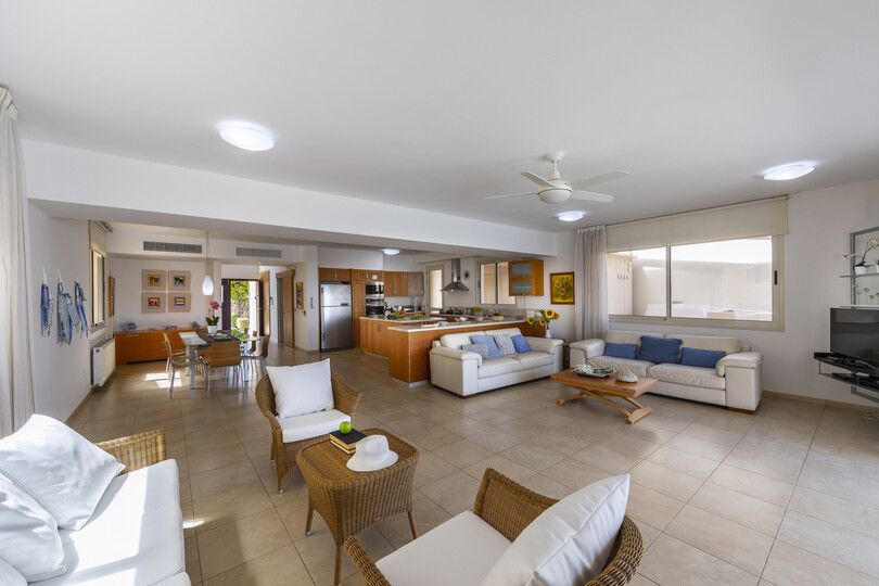 Siz ve Aileniz Bu 5 Yıldızlı Sahil Villasına Bayılacaksınız, Protaras Villa 1536