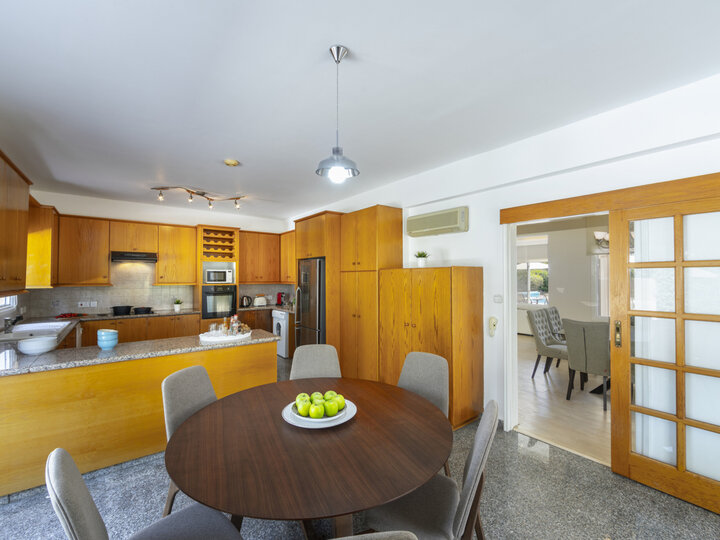 Siz ve Aileniz bu Sahil Villasına bayılacaksınız, Larnaca Villa 1400
