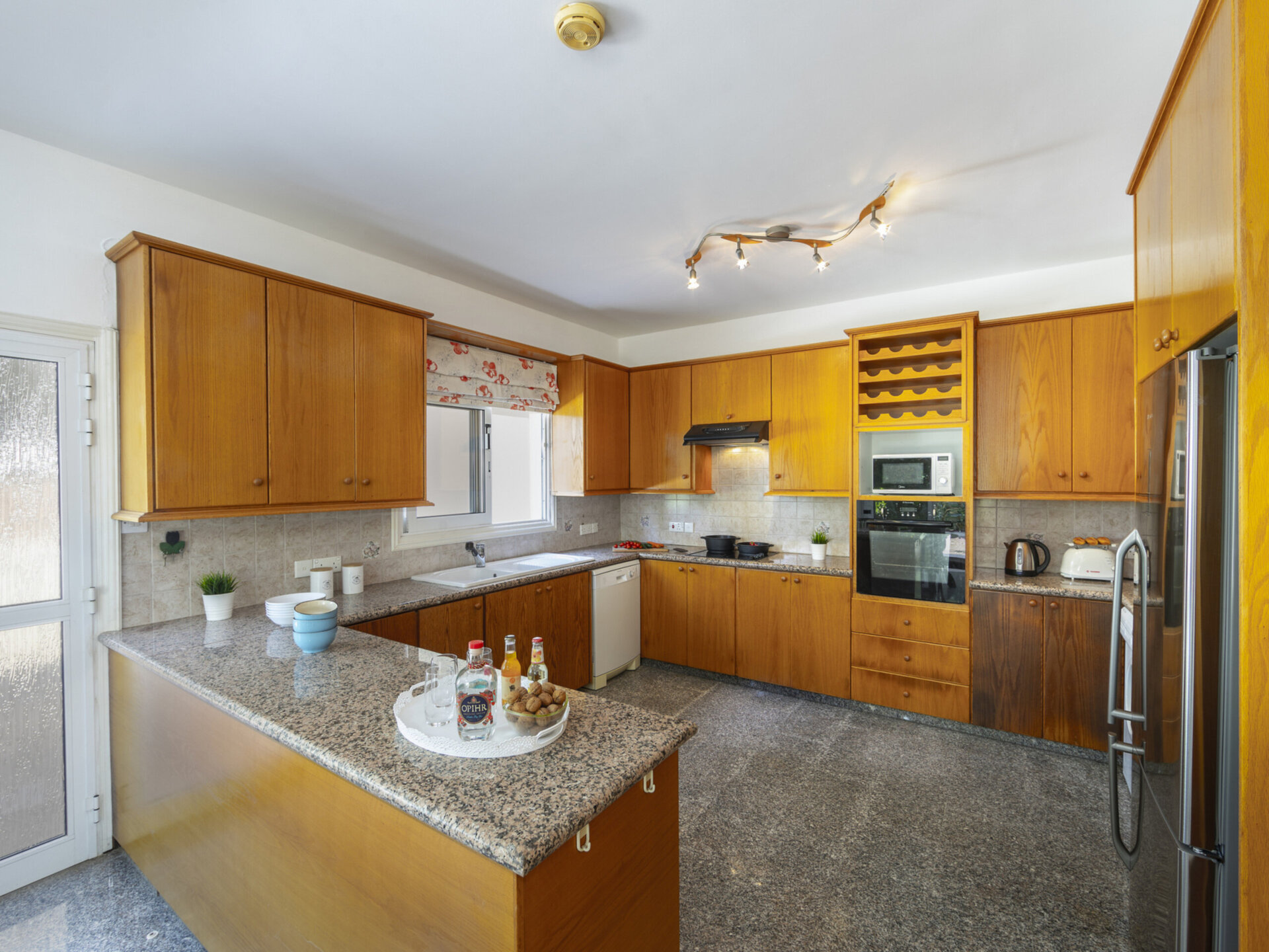 Siz ve Aileniz bu Sahil Villasına bayılacaksınız, Larnaca Villa 1400