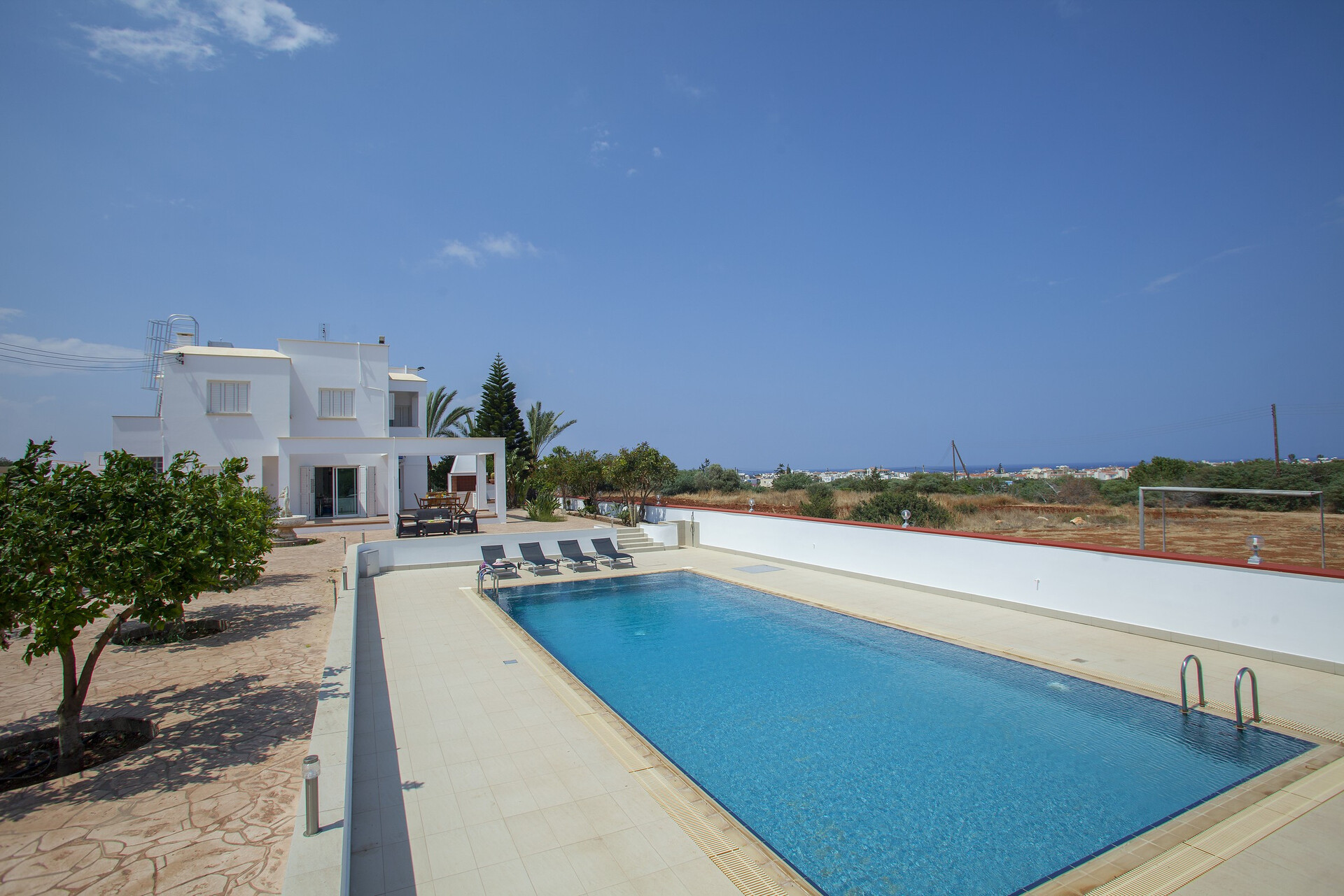 Ailenizin Büyük Özel Havuzlu Bu Lüks Villayı Kiraladığını Düşünün, Protaras Villa 1543