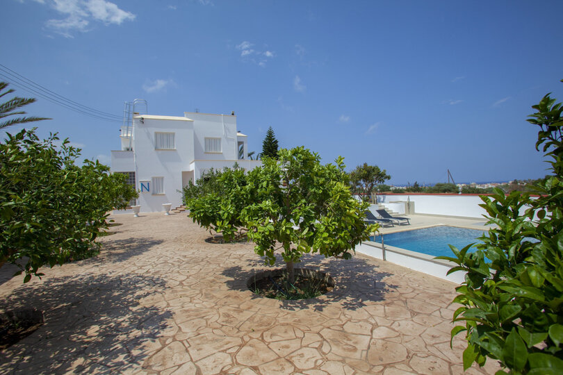 Ailenizin Büyük Özel Havuzlu Bu Lüks Villayı Kiraladığını Düşünün, Protaras Villa 1543