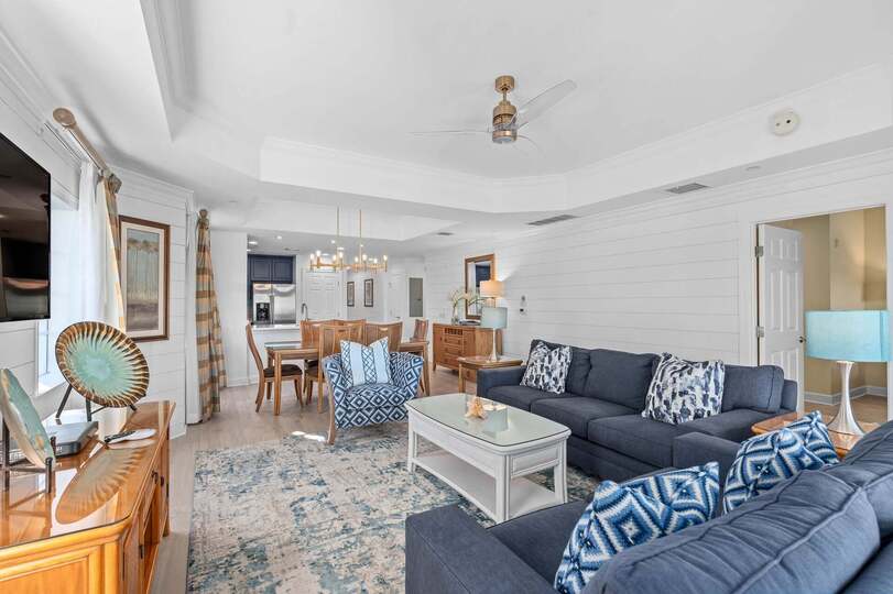 [amenities:living-area:2] Living Area