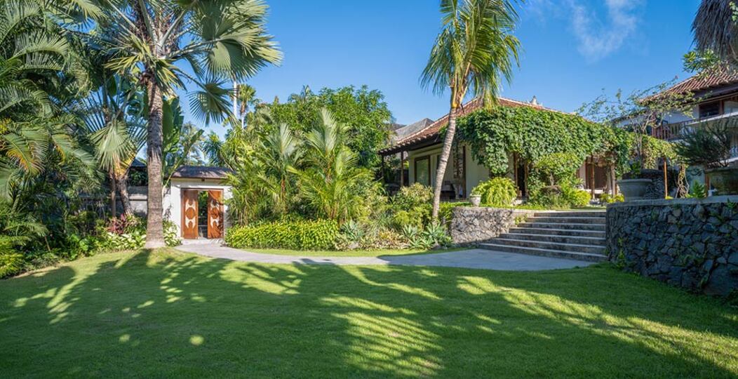 Ailenizin Bu Lüks Bali Tarzı Villayı Kiraladığını Hayal Edin, Bali Villa 2120