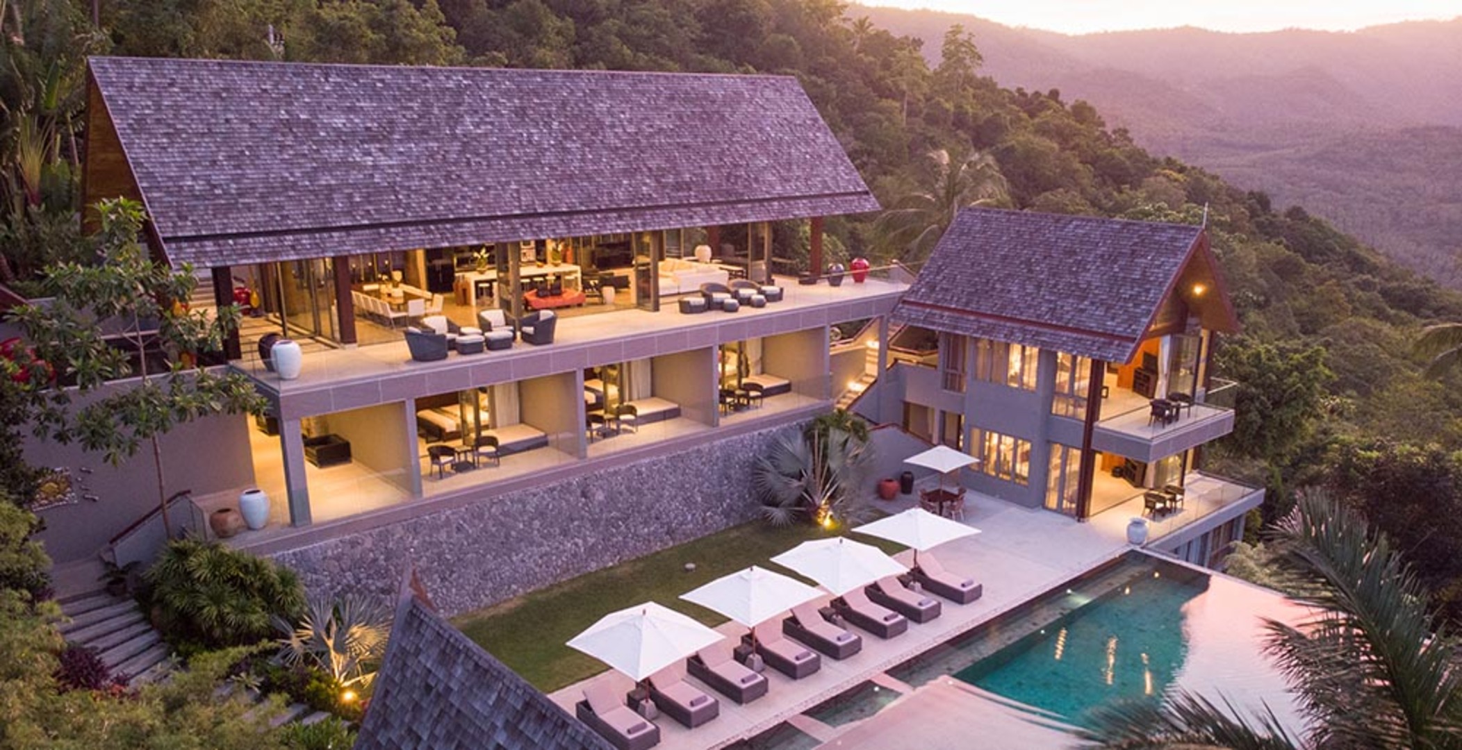 Siz ve Aileniz, bu 4 yatak odalı Lüks Villa, Bophut Villa 1000'de kalarak Rüya gibi bir Tatil geçireceksiniz.