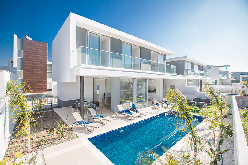 Ailenizin Protaras, Protaras Villa 1566'da Bu Lüks Çağdaş Tarz Villayı Kiraladığını Hayal Edin