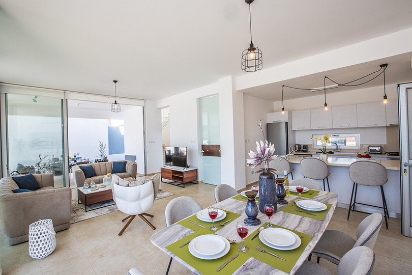 Ailenizin Protaras, Protaras Villa 1566'da Bu Lüks Çağdaş Tarz Villayı Kiraladığını Hayal Edin