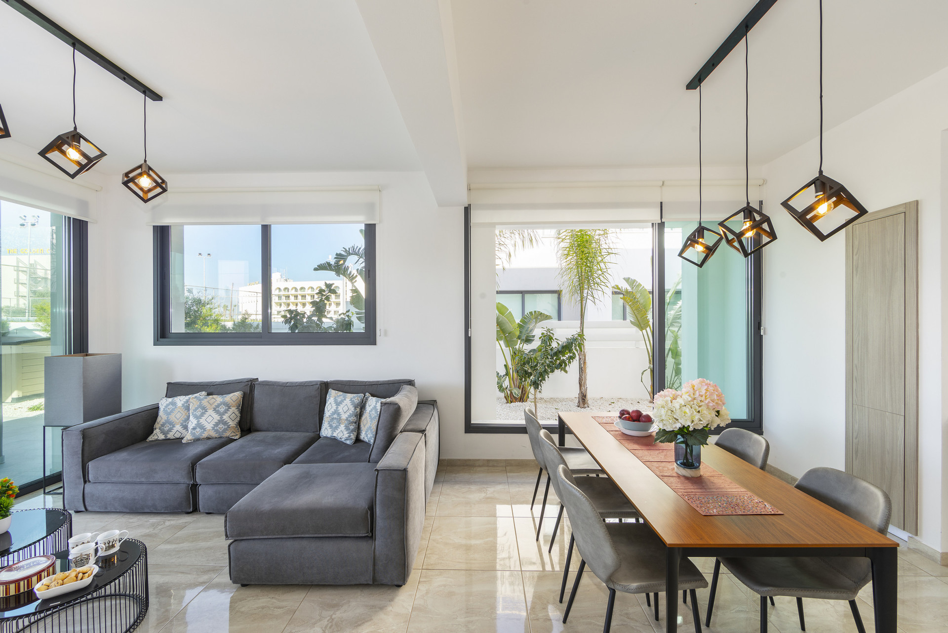 Plaja Yakın 5 Yıldızlı Villanızın Keyfini Çıkarmanın Sırrı, Protaras Villa 1323