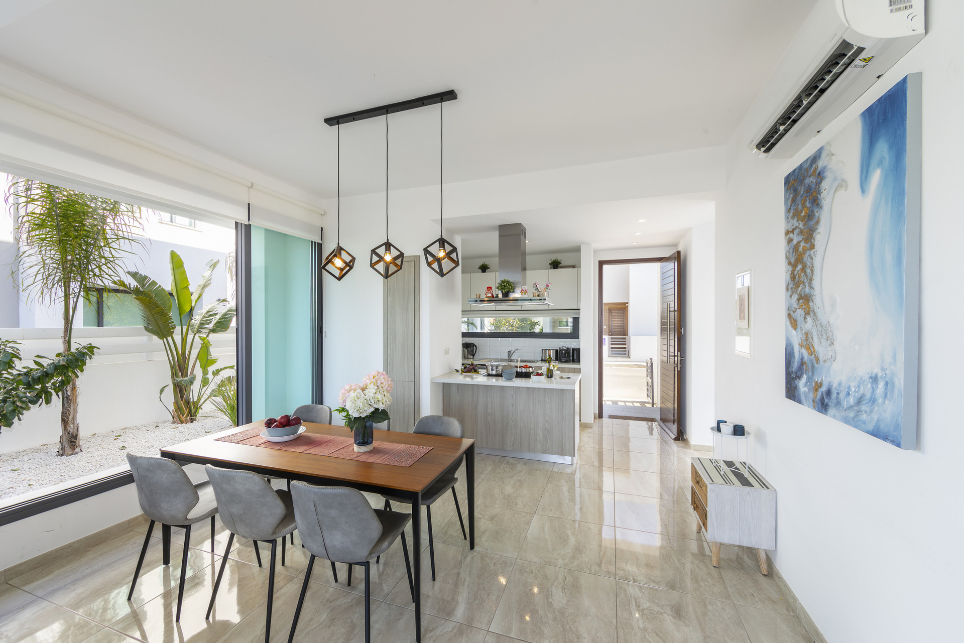 Plaja Yakın 5 Yıldızlı Villanızın Keyfini Çıkarmanın Sırrı, Protaras Villa 1323