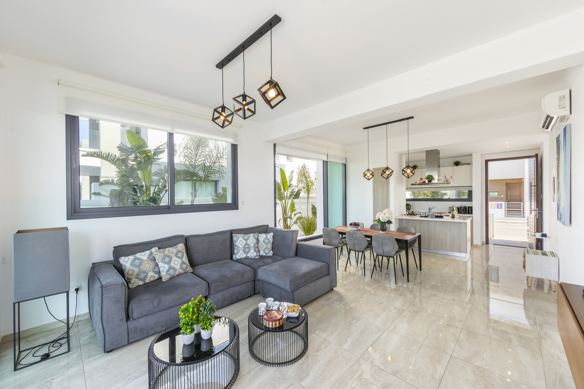 Plaja Yakın 5 Yıldızlı Villanızın Keyfini Çıkarmanın Sırrı, Protaras Villa 1323