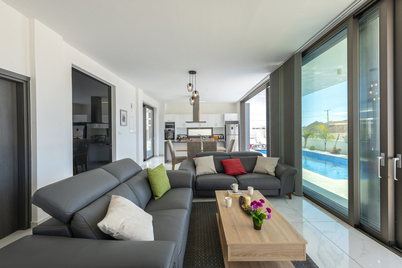 Sahile Yakın Lüks Modern 3 Yataklı Villa, Protaras Villa 1077