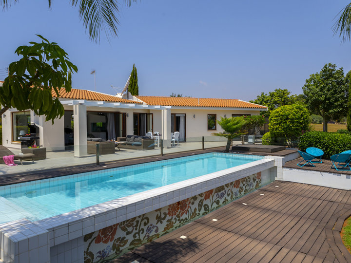 Sonunda Protaras'ta tüm aksiyona yakın Mükemmel Lüks Villayı Kiralayabilirsiniz, Protaras Villa 1569