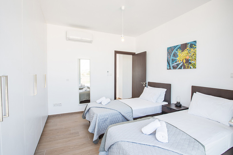 Ailenizin Protaras, Protaras Villa 1575'te Bu Lüks Çağdaş Tarz Villayı Kiraladığını Hayal Edin