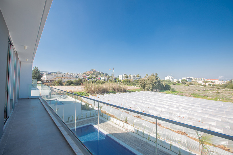 Ailenizin Protaras, Protaras Villa 1575'te Bu Lüks Çağdaş Tarz Villayı Kiraladığını Hayal Edin
