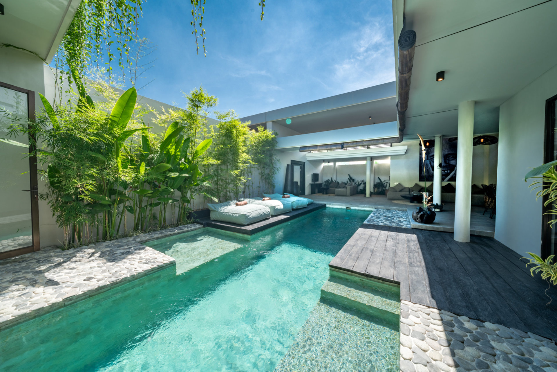 Ailenizin Kabupaten Badung Berawa Plajı'na Yakın 4 Yatak Odalı Lüks Bir Tatil Villası Kiraladığını Hayal Edin, Bali Villa 2094