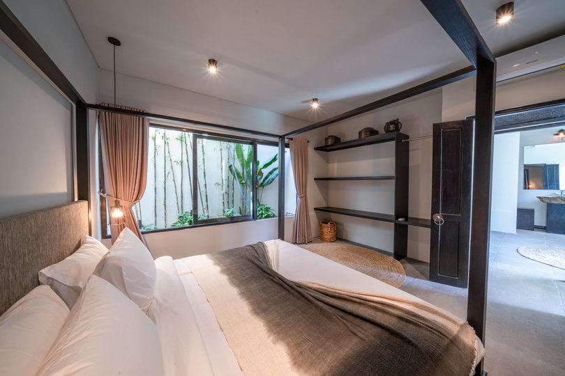 Ailenizin Kabupaten Badung Berawa Plajı'na Yakın 4 Yatak Odalı Lüks Bir Tatil Villası Kiraladığını Hayal Edin, Bali Villa 2094