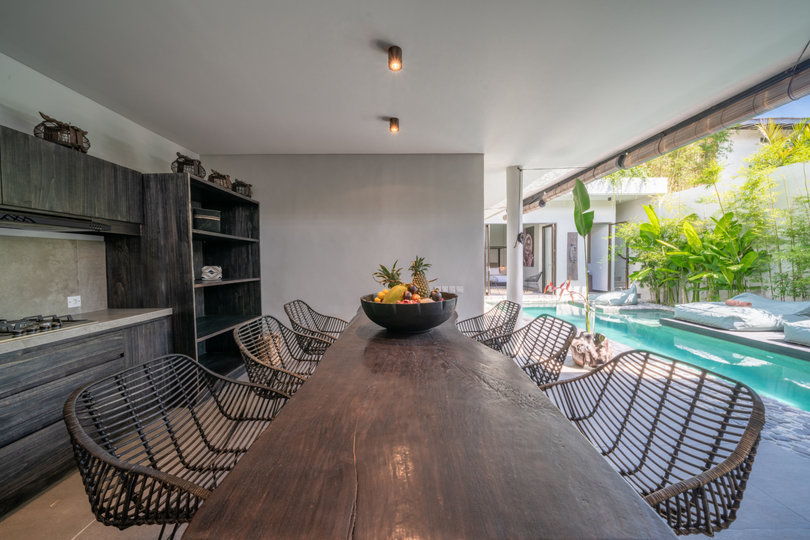 Ailenizin Kabupaten Badung Berawa Plajı'na Yakın 4 Yatak Odalı Lüks Bir Tatil Villası Kiraladığını Hayal Edin, Bali Villa 2094