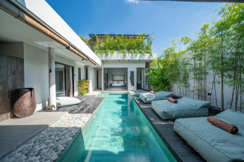 Ailenizin Kabupaten Badung Berawa Plajı'na Yakın 4 Yatak Odalı Lüks Bir Tatil Villası Kiraladığını Hayal Edin, Bali Villa 2094