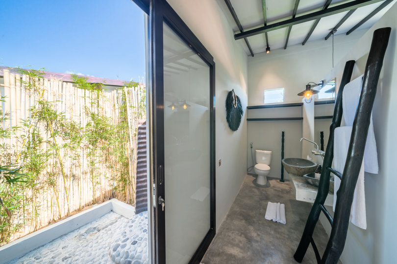 Ailenizin Kabupaten Badung Berawa Plajı'na Yakın 4 Yatak Odalı Lüks Bir Tatil Villası Kiraladığını Hayal Edin, Bali Villa 2094