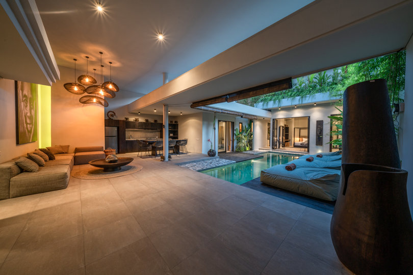 Ailenizin Kabupaten Badung Berawa Plajı'na Yakın 4 Yatak Odalı Lüks Bir Tatil Villası Kiraladığını Hayal Edin, Bali Villa 2094
