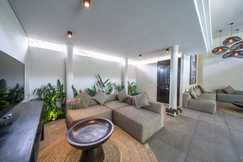 Ailenizin Kabupaten Badung Berawa Plajı'na Yakın 4 Yatak Odalı Lüks Bir Tatil Villası Kiraladığını Hayal Edin, Bali Villa 2094