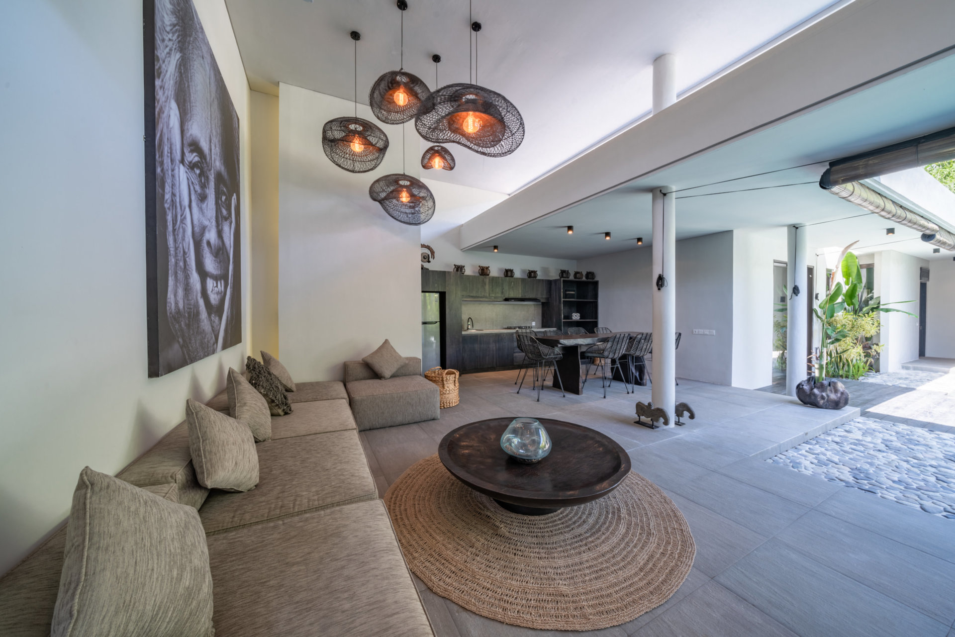 Ailenizin Kabupaten Badung Berawa Plajı'na Yakın 4 Yatak Odalı Lüks Bir Tatil Villası Kiraladığını Hayal Edin, Bali Villa 2094