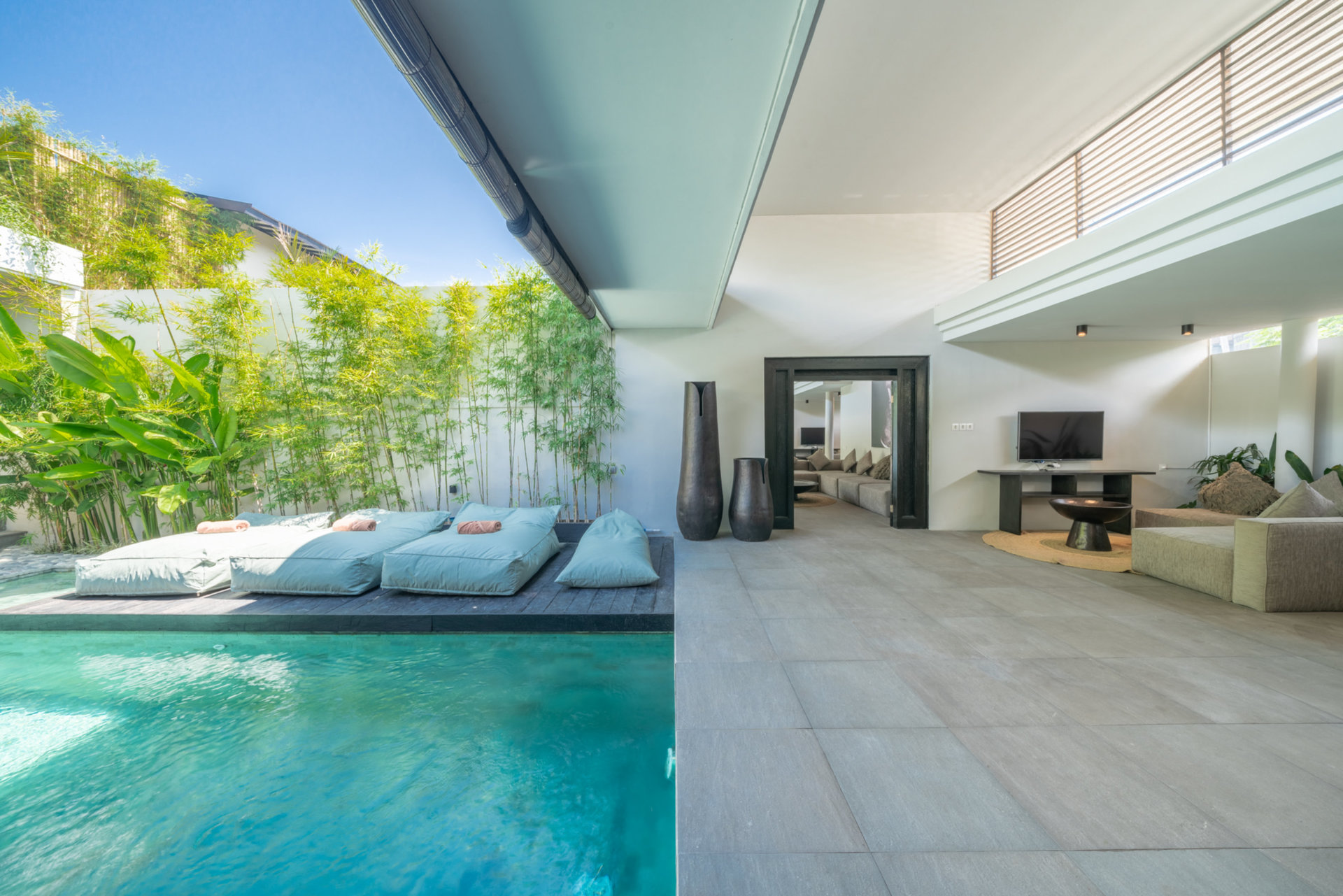 Ailenizin Kabupaten Badung Berawa Plajı'na Yakın 4 Yatak Odalı Lüks Bir Tatil Villası Kiraladığını Hayal Edin, Bali Villa 2094