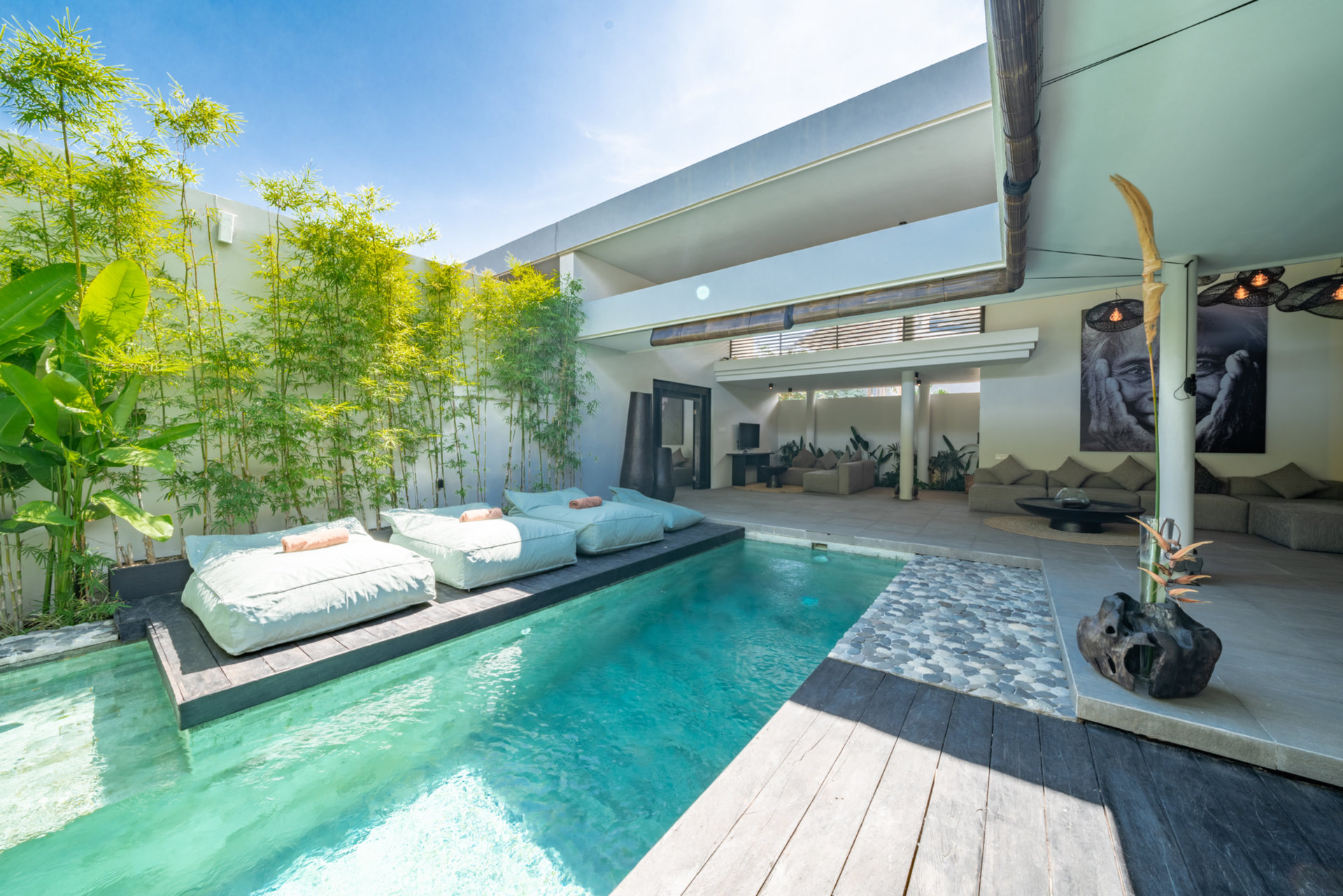 Ailenizin Kabupaten Badung Berawa Plajı'na Yakın 4 Yatak Odalı Lüks Bir Tatil Villası Kiraladığını Hayal Edin, Bali Villa 2094