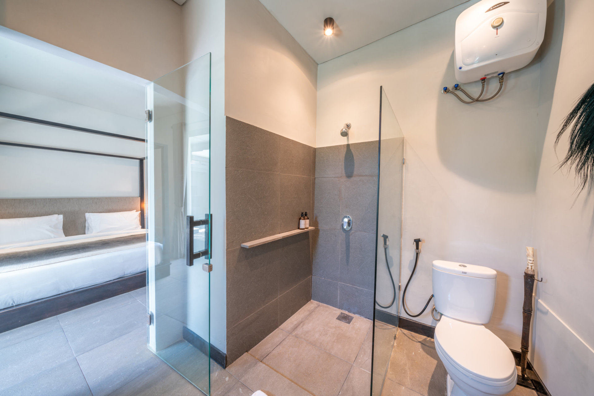 Ailenizin Kabupaten Badung Berawa Plajı'na Yakın 4 Yatak Odalı Lüks Bir Tatil Villası Kiraladığını Hayal Edin, Bali Villa 2094