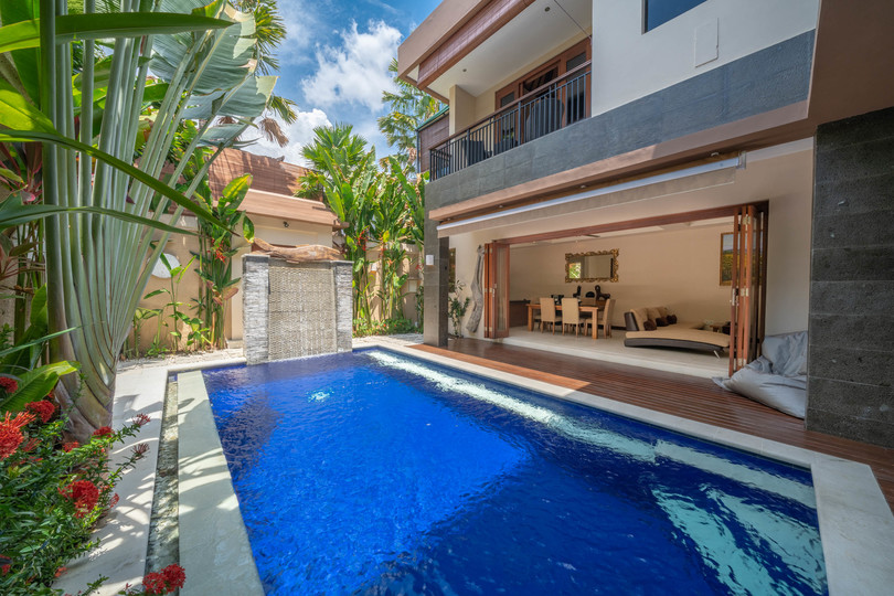 Ailenizin Kabupaten Badung Double Six Plajı'na Yakın 3 Yatak Odalı Lüks Bir Tatil Villası Kiraladığını Hayal Edin, Bali Villa 2105