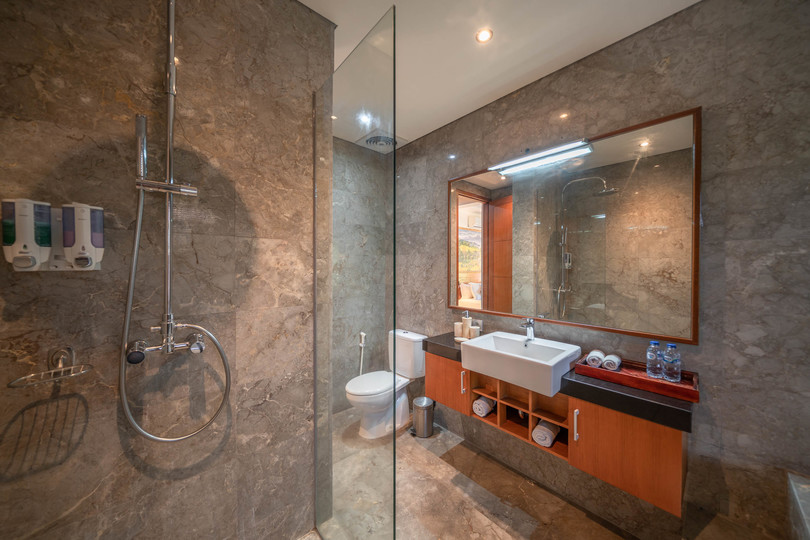 Ailenizin Kabupaten Badung Double Six Plajı'na Yakın 3 Yatak Odalı Lüks Bir Tatil Villası Kiraladığını Hayal Edin, Bali Villa 2105