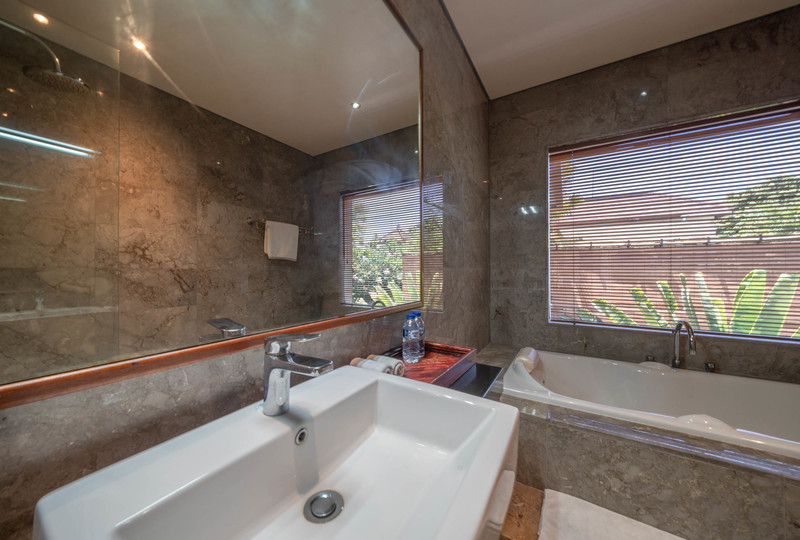 Ailenizin Kabupaten Badung Double Six Plajı'na Yakın 3 Yatak Odalı Lüks Bir Tatil Villası Kiraladığını Hayal Edin, Bali Villa 2105
