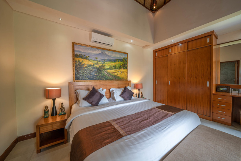 Ailenizin Kabupaten Badung Double Six Plajı'na Yakın 3 Yatak Odalı Lüks Bir Tatil Villası Kiraladığını Hayal Edin, Bali Villa 2105