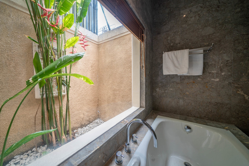 Ailenizin Kabupaten Badung Double Six Plajı'na Yakın 3 Yatak Odalı Lüks Bir Tatil Villası Kiraladığını Hayal Edin, Bali Villa 2105