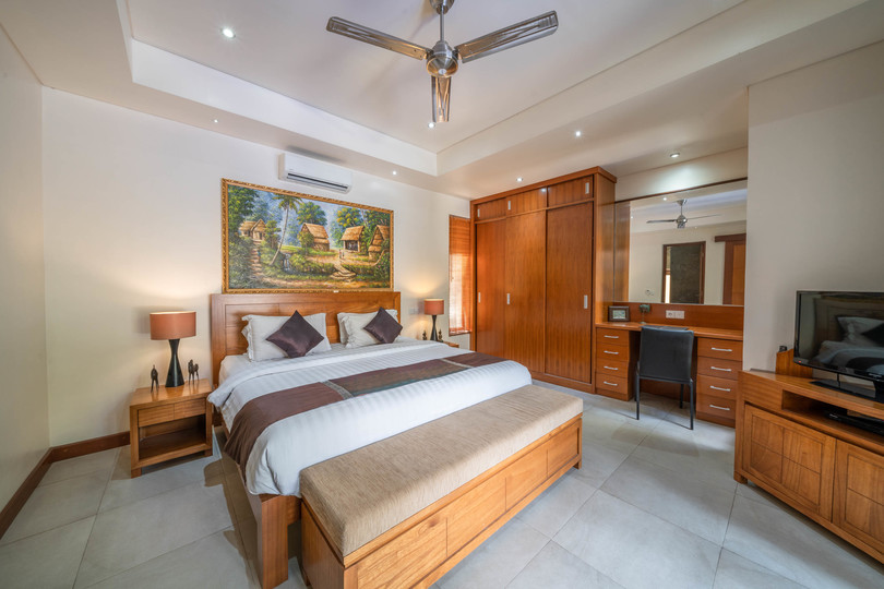 Ailenizin Kabupaten Badung Double Six Plajı'na Yakın 3 Yatak Odalı Lüks Bir Tatil Villası Kiraladığını Hayal Edin, Bali Villa 2105