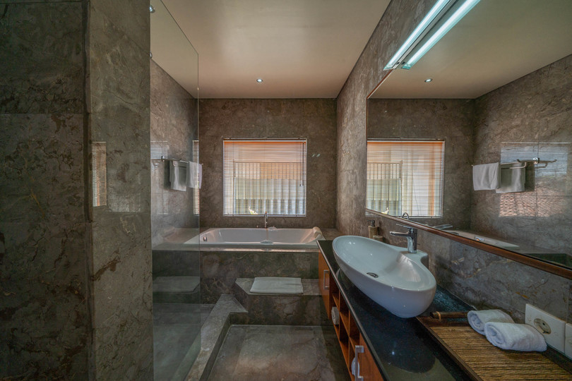 Ailenizin Kabupaten Badung Double Six Plajı'na Yakın 3 Yatak Odalı Lüks Bir Tatil Villası Kiraladığını Hayal Edin, Bali Villa 2105