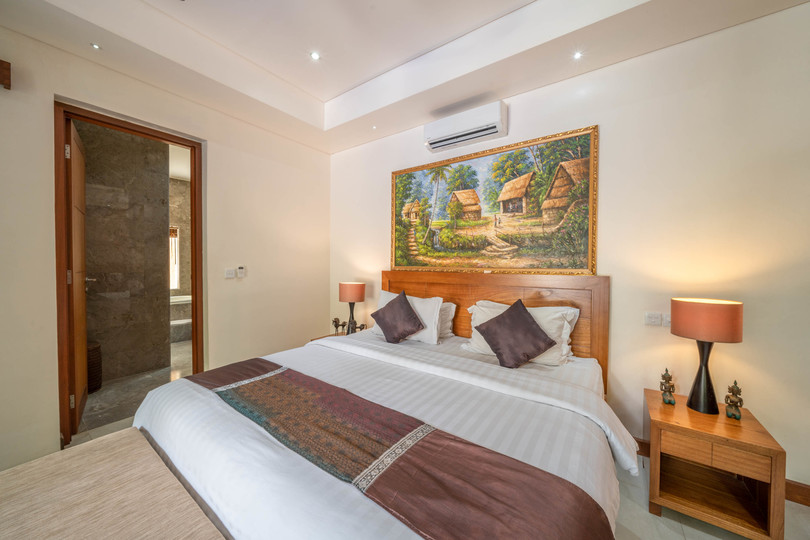 Ailenizin Kabupaten Badung Double Six Plajı'na Yakın 3 Yatak Odalı Lüks Bir Tatil Villası Kiraladığını Hayal Edin, Bali Villa 2105