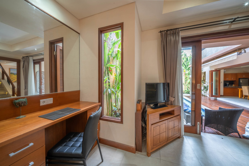 Ailenizin Kabupaten Badung Double Six Plajı'na Yakın 3 Yatak Odalı Lüks Bir Tatil Villası Kiraladığını Hayal Edin, Bali Villa 2105