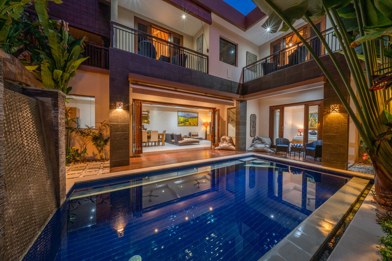 Ailenizin Kabupaten Badung Double Six Plajı'na Yakın 3 Yatak Odalı Lüks Bir Tatil Villası Kiraladığını Hayal Edin, Bali Villa 2105
