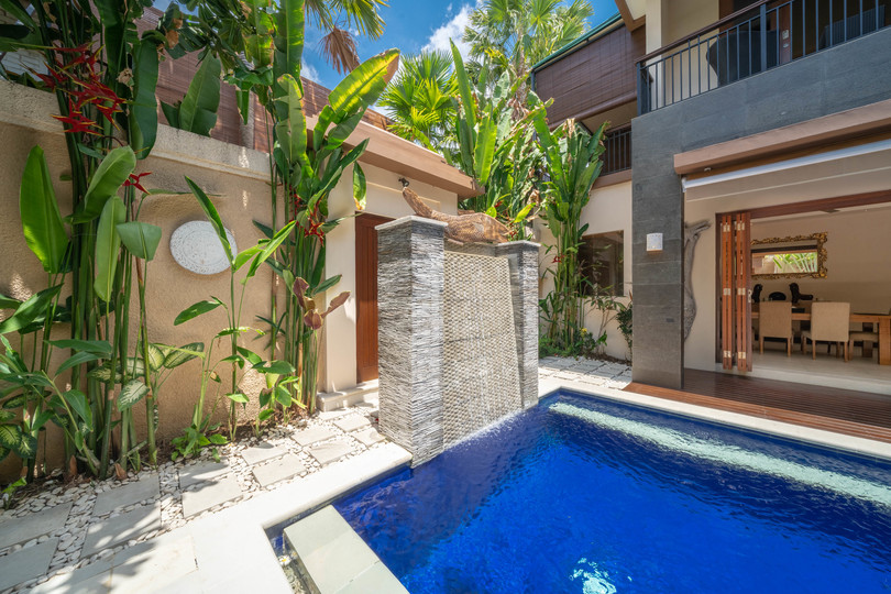 Ailenizin Kabupaten Badung Double Six Plajı'na Yakın 3 Yatak Odalı Lüks Bir Tatil Villası Kiraladığını Hayal Edin, Bali Villa 2105