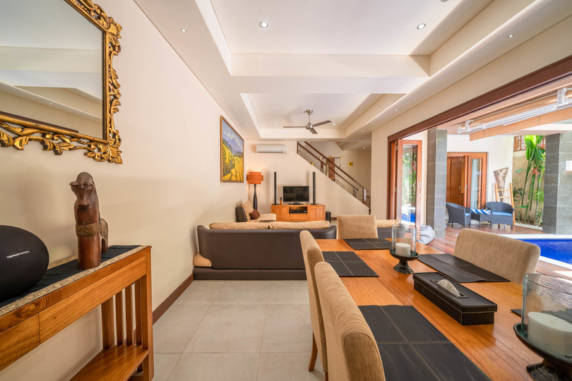 Ailenizin Kabupaten Badung Double Six Plajı'na Yakın 3 Yatak Odalı Lüks Bir Tatil Villası Kiraladığını Hayal Edin, Bali Villa 2105