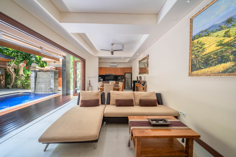 Ailenizin Kabupaten Badung Double Six Plajı'na Yakın 3 Yatak Odalı Lüks Bir Tatil Villası Kiraladığını Hayal Edin, Bali Villa 2105