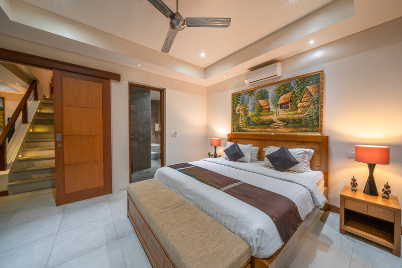 Ailenizin Kabupaten Badung Double Six Plajı'na Yakın 3 Yatak Odalı Lüks Bir Tatil Villası Kiraladığını Hayal Edin, Bali Villa 2105