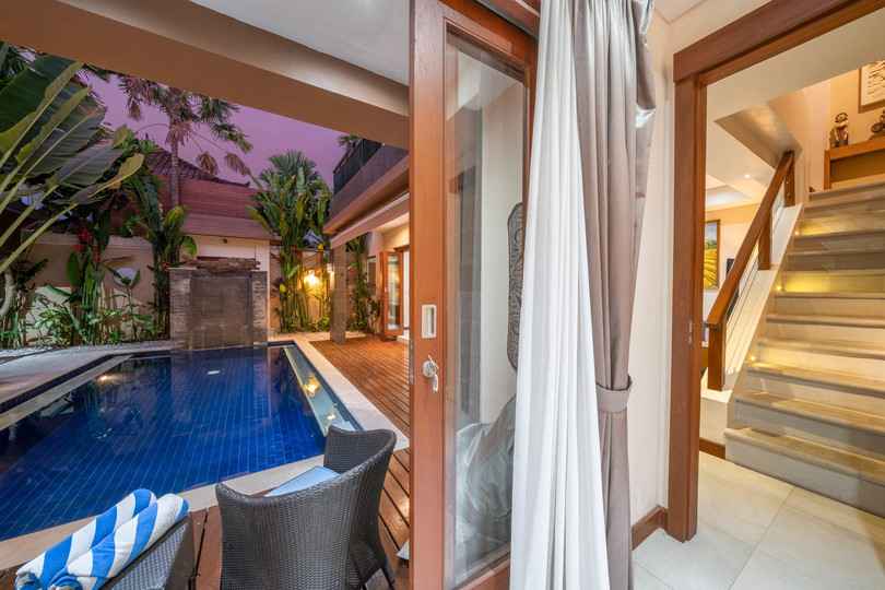 Ailenizin Kabupaten Badung Double Six Plajı'na Yakın 3 Yatak Odalı Lüks Bir Tatil Villası Kiraladığını Hayal Edin, Bali Villa 2105