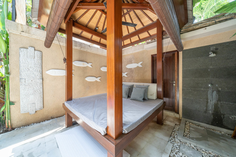 Ailenizin Kabupaten Badung Double Six Plajı'na Yakın 3 Yatak Odalı Lüks Bir Tatil Villası Kiraladığını Hayal Edin, Bali Villa 2105