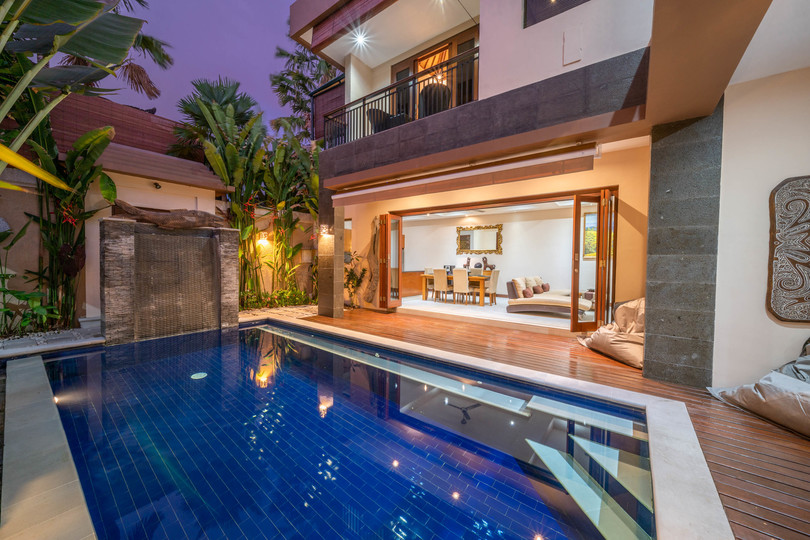 Ailenizin Kabupaten Badung Double Six Plajı'na Yakın 3 Yatak Odalı Lüks Bir Tatil Villası Kiraladığını Hayal Edin, Bali Villa 2105