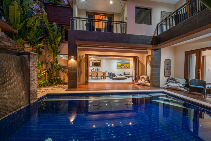 Ailenizin Kabupaten Badung Double Six Plajı'na Yakın 3 Yatak Odalı Lüks Bir Tatil Villası Kiraladığını Hayal Edin, Bali Villa 2105