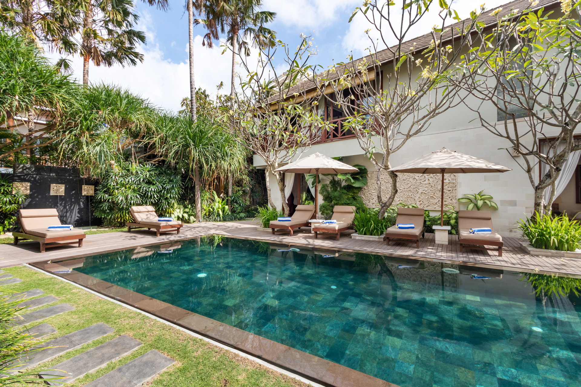 Kabupaten Badung'da Özel Havuzlu ve Tam Personelli Özel Tatil Villanızı Kiralamak İçin Eksiksiz Kılavuz, Bali Villa 2113