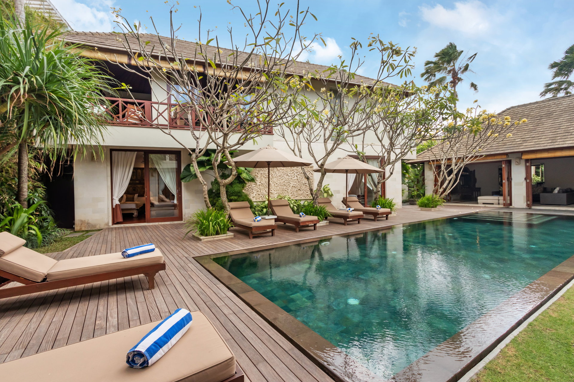 Kabupaten Badung'da Özel Havuzlu ve Tam Personelli Özel Tatil Villanızı Kiralamak İçin Eksiksiz Kılavuz, Bali Villa 2113