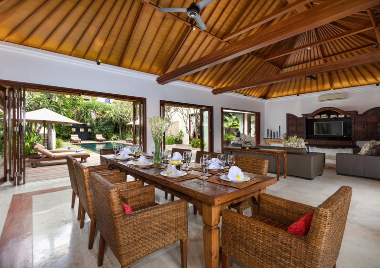 Kabupaten Badung'da Özel Havuzlu ve Tam Personelli Özel Tatil Villanızı Kiralamak İçin Eksiksiz Kılavuz, Bali Villa 2113