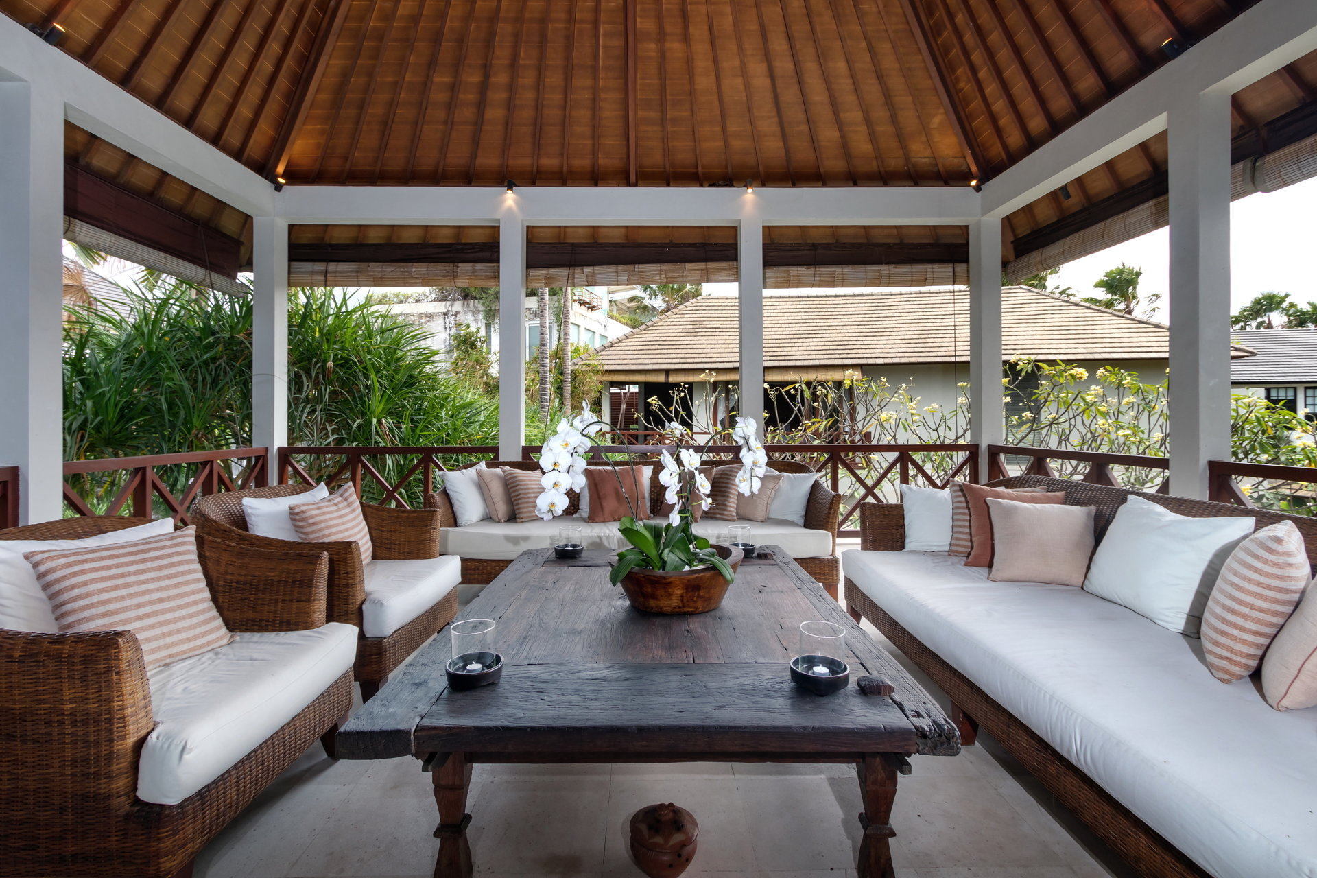 Kabupaten Badung'da Özel Havuzlu ve Tam Personelli Özel Tatil Villanızı Kiralamak İçin Eksiksiz Kılavuz, Bali Villa 2113